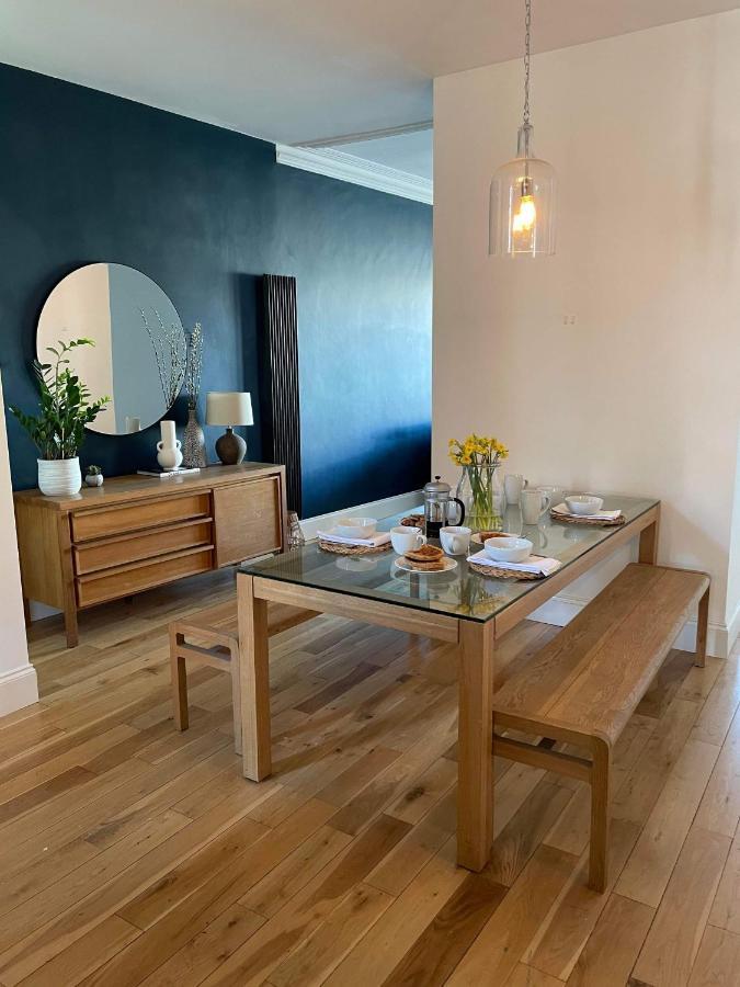 The Clock Tower Apartment - Spacious, Modern, 2 Bed Room Apartment , Southsea With Free Parking - Sleeps 4 Портсмът Екстериор снимка