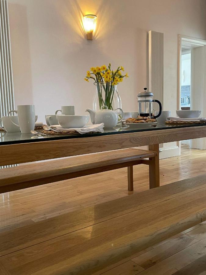 The Clock Tower Apartment - Spacious, Modern, 2 Bed Room Apartment , Southsea With Free Parking - Sleeps 4 Портсмът Екстериор снимка