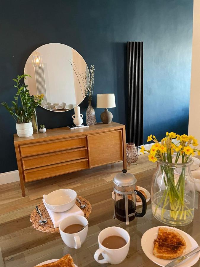 The Clock Tower Apartment - Spacious, Modern, 2 Bed Room Apartment , Southsea With Free Parking - Sleeps 4 Портсмът Екстериор снимка