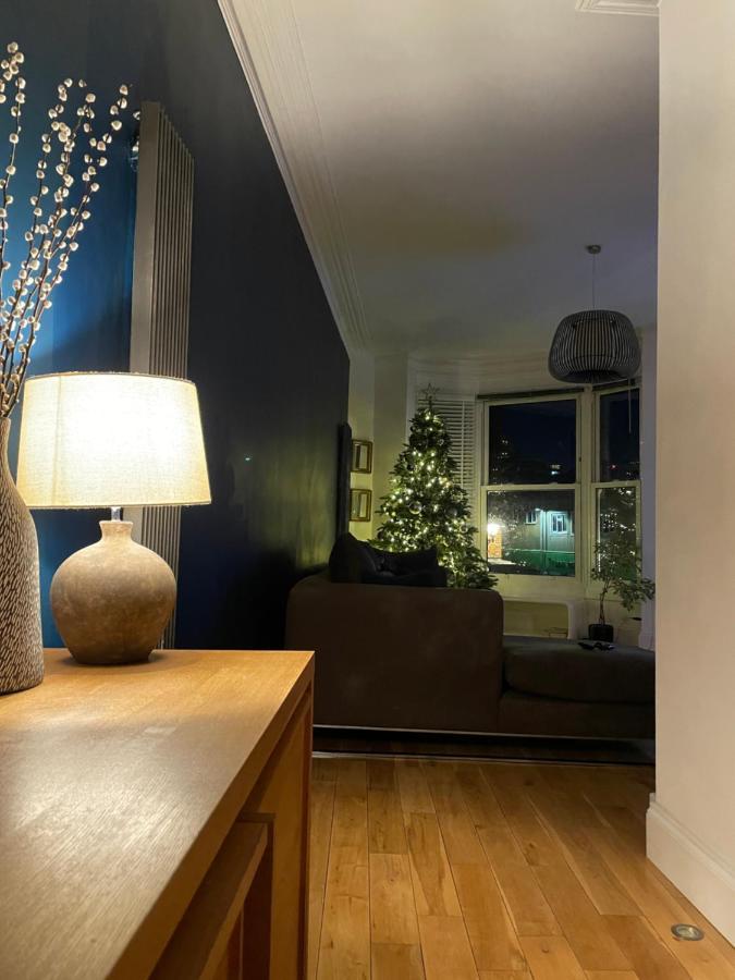 The Clock Tower Apartment - Spacious, Modern, 2 Bed Room Apartment , Southsea With Free Parking - Sleeps 4 Портсмът Екстериор снимка